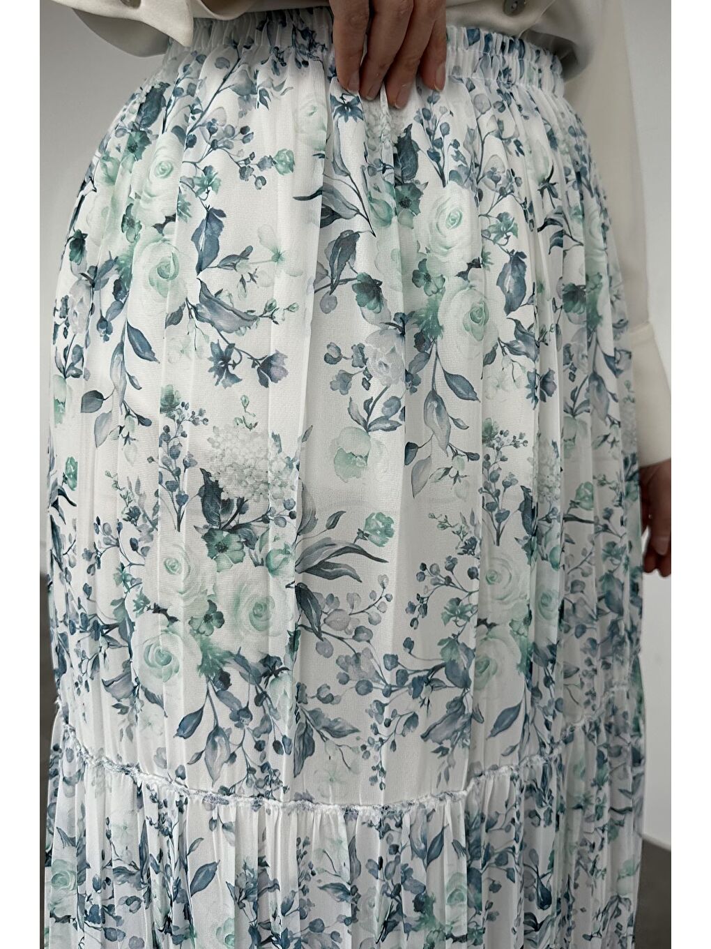 Ekru Bel Lastikli Desenli Şifon Tesettür Etek-7