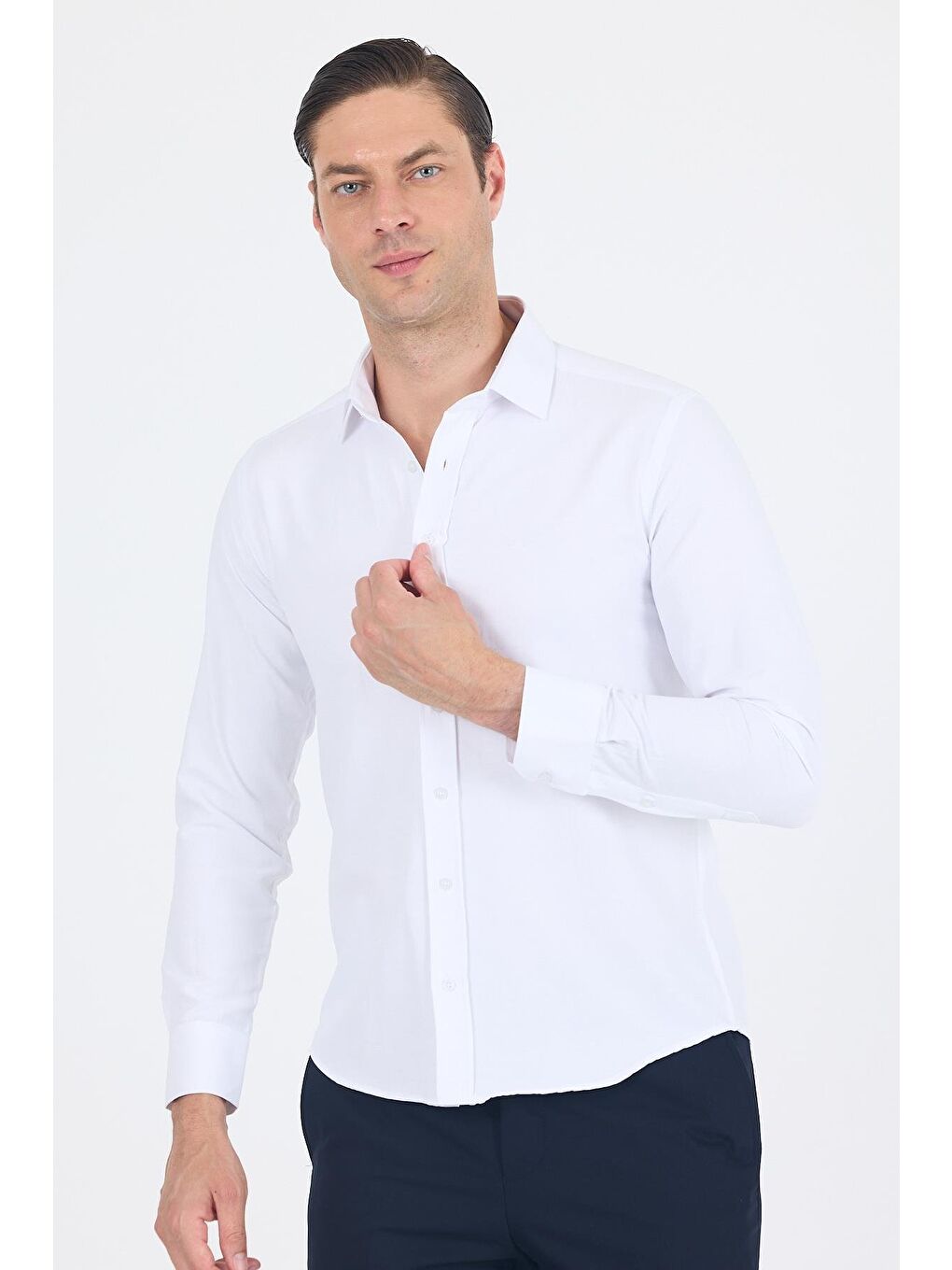 Beyaz Sert Yaka Düz Classic Pamuklu Slim Fit Gömlek 1004250214