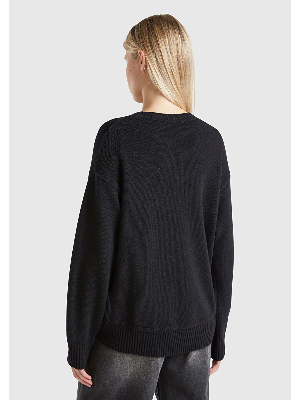 Kadın Siyah Yün Karışımlı Alt Kısmı Geniş Bisiklet Yaka Kazak-1