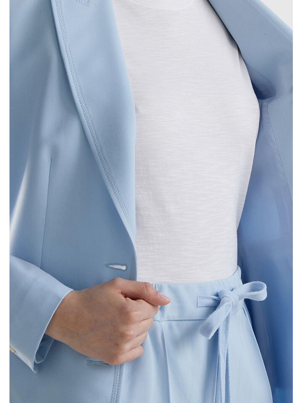 Kadın Açık Mavi Maskulen Kesim Önü Düğmeli Yalancı Kruvaze Ceket-5