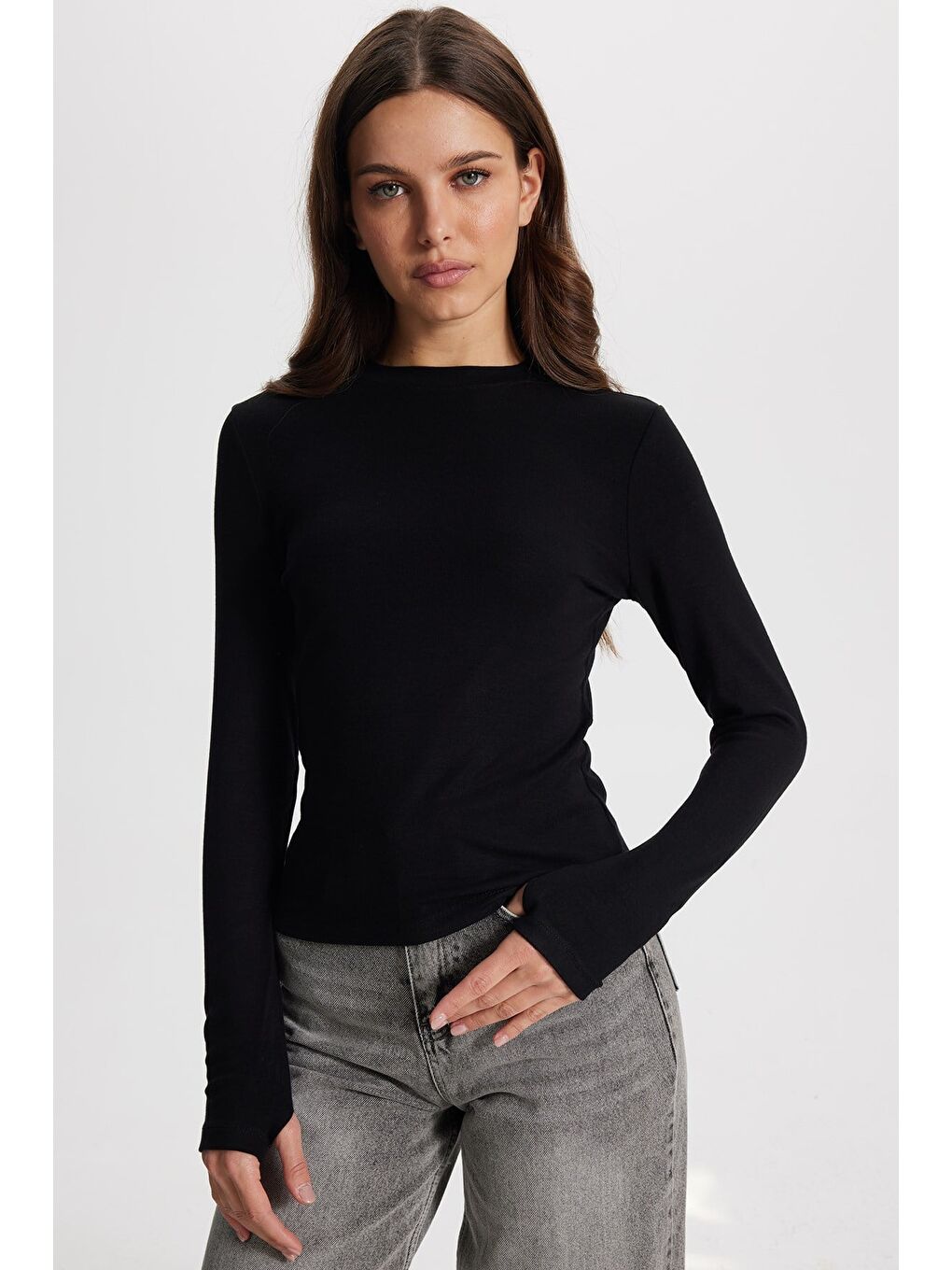 Kadın Slim Fit Dar Kesim Pamuklu Bisiklet Yaka Uzun Kollu Siyah Bluz