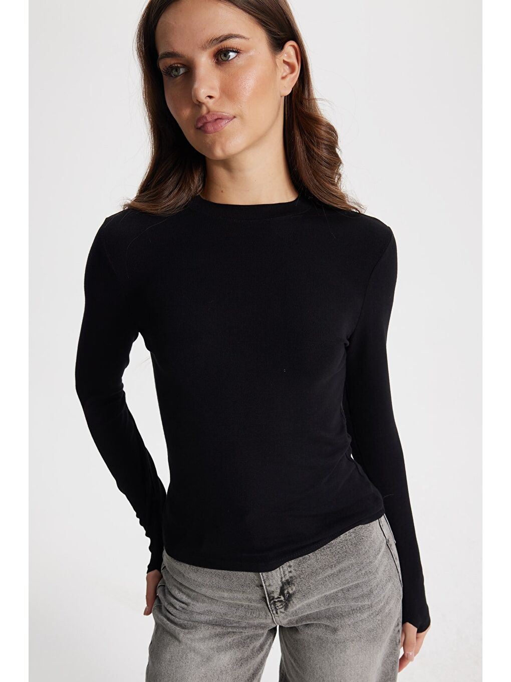 Kadın Slim Fit Dar Kesim Pamuklu Bisiklet Yaka Uzun Kollu Siyah Bluz-2