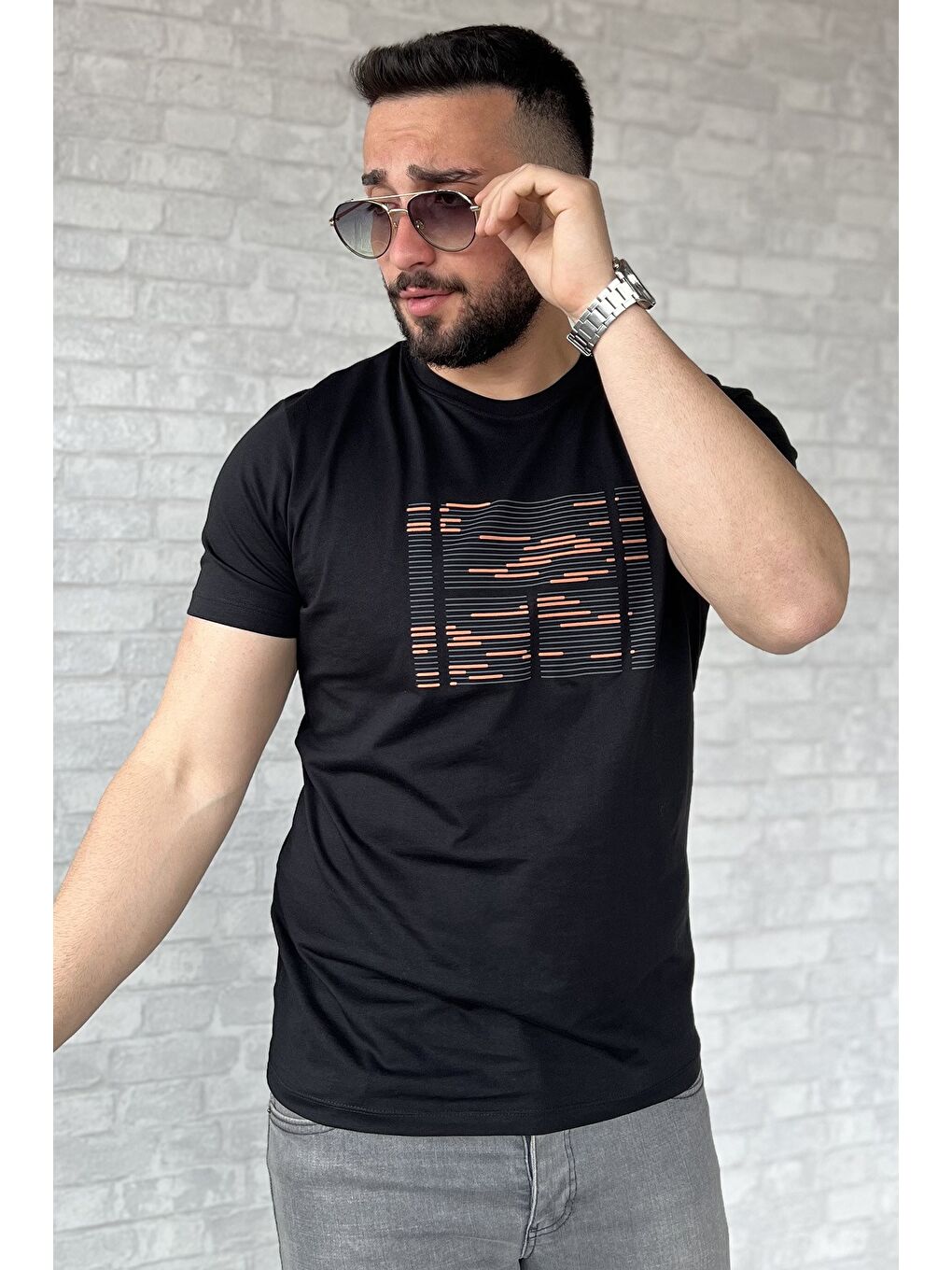 Siyah Bisiklet Yaka Ön Baskılı Erkek Tişört