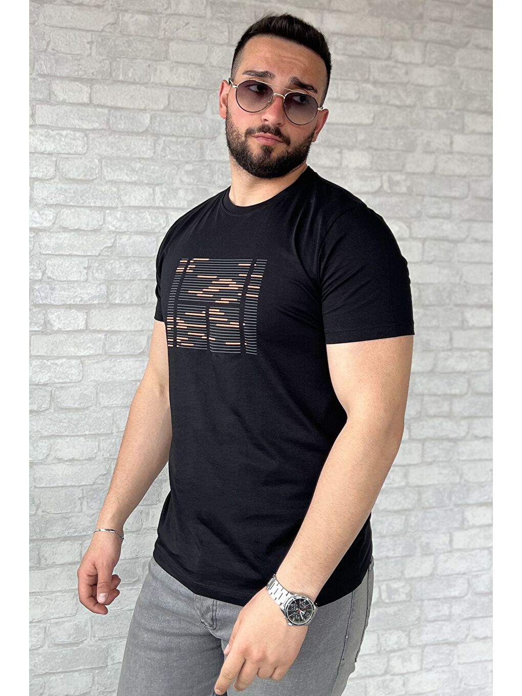 Siyah Bisiklet Yaka Ön Baskılı Erkek Tişört-1