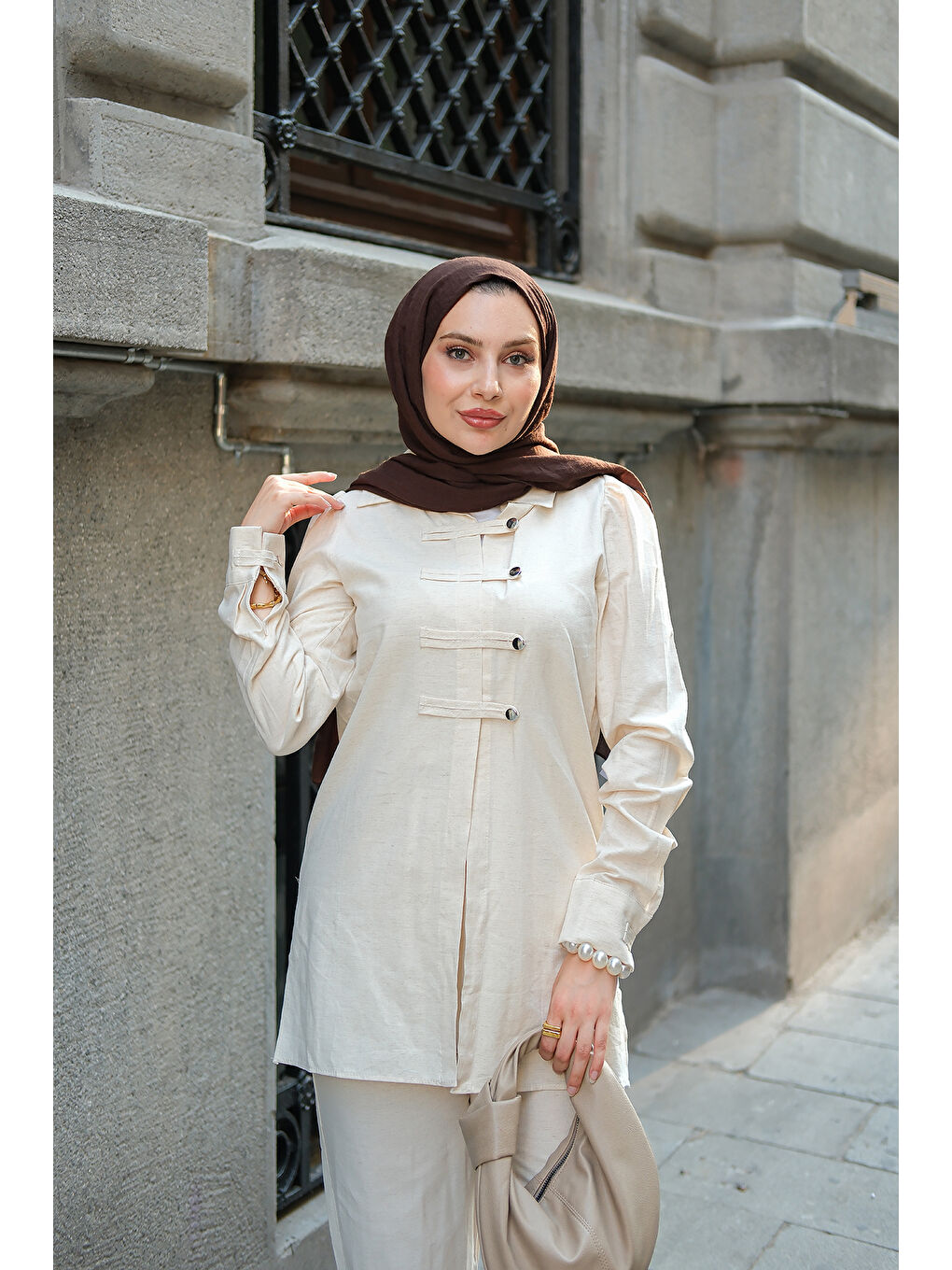 Bej Kadın Düğme Detay Takım Taş-1