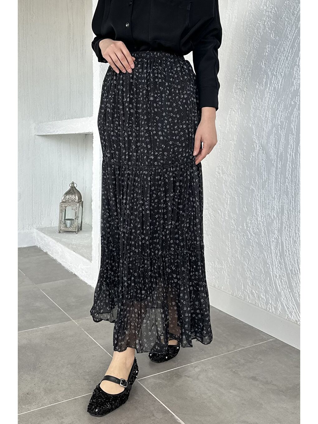 Siyah Bel Lastikli Desenli Şifon Tesettür Etek-2