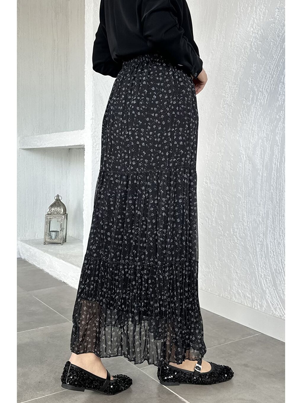 Siyah Bel Lastikli Desenli Şifon Tesettür Etek-4