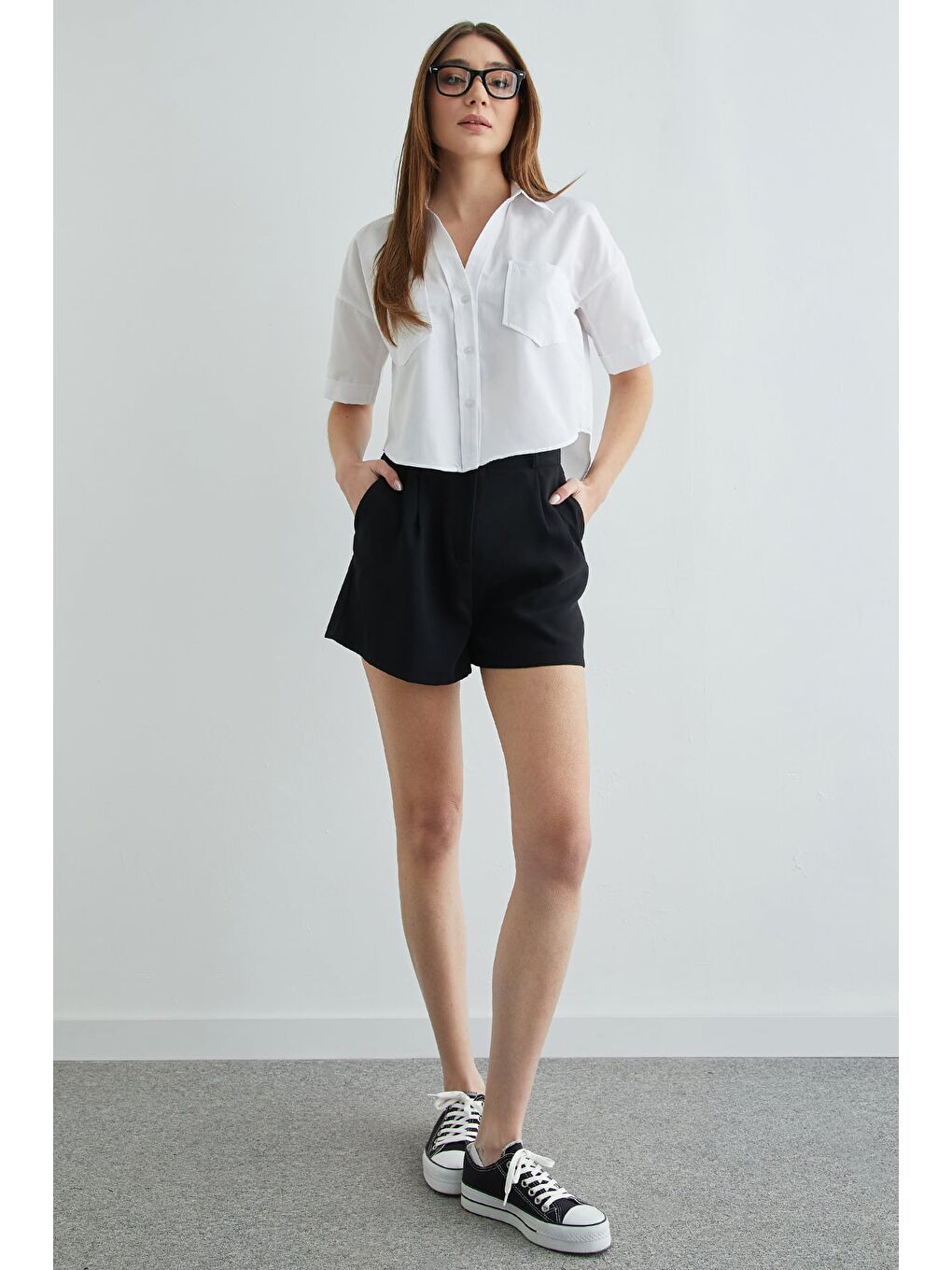 Beyaz Çift Cepli Oversize Crop Gömlek-1