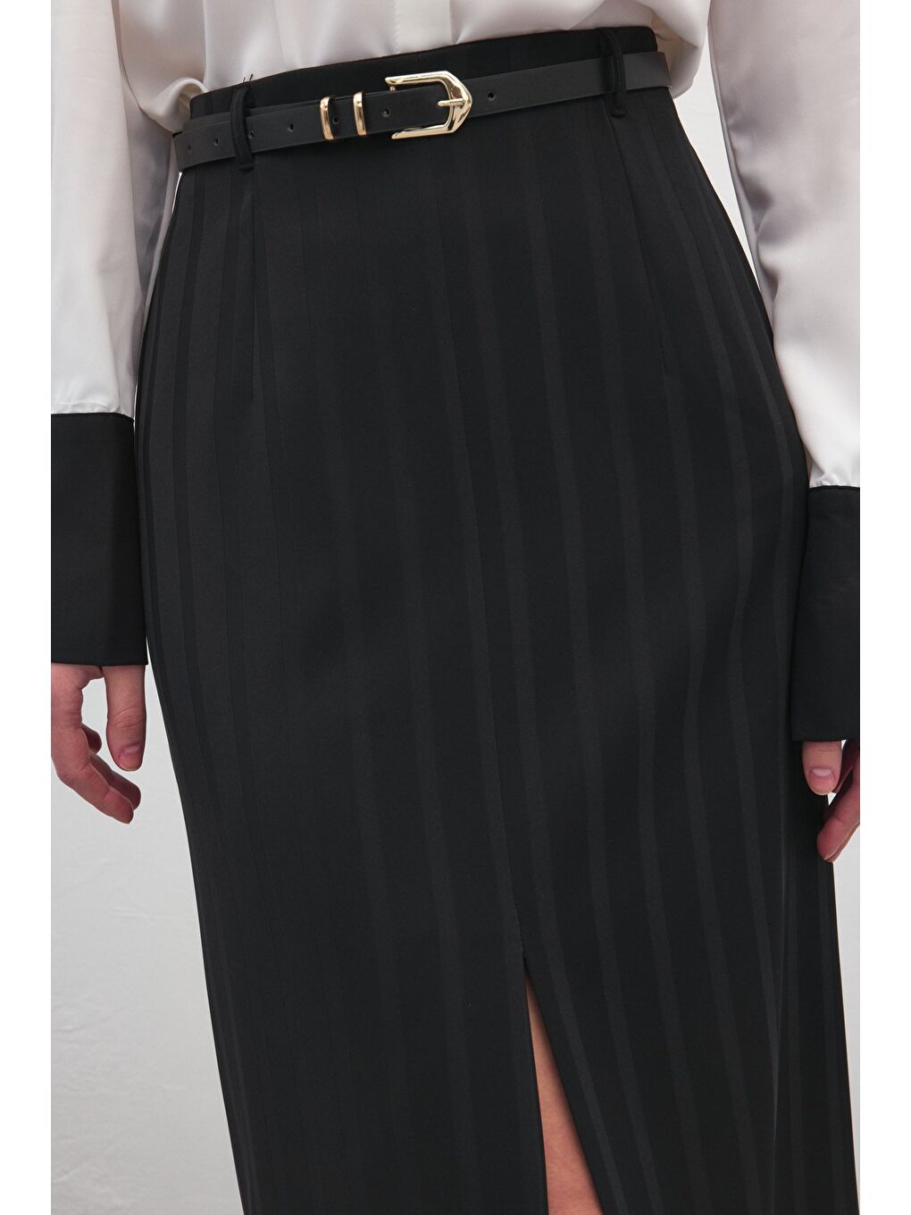 Anna Yırtmaçlı Etek - Siyah-3