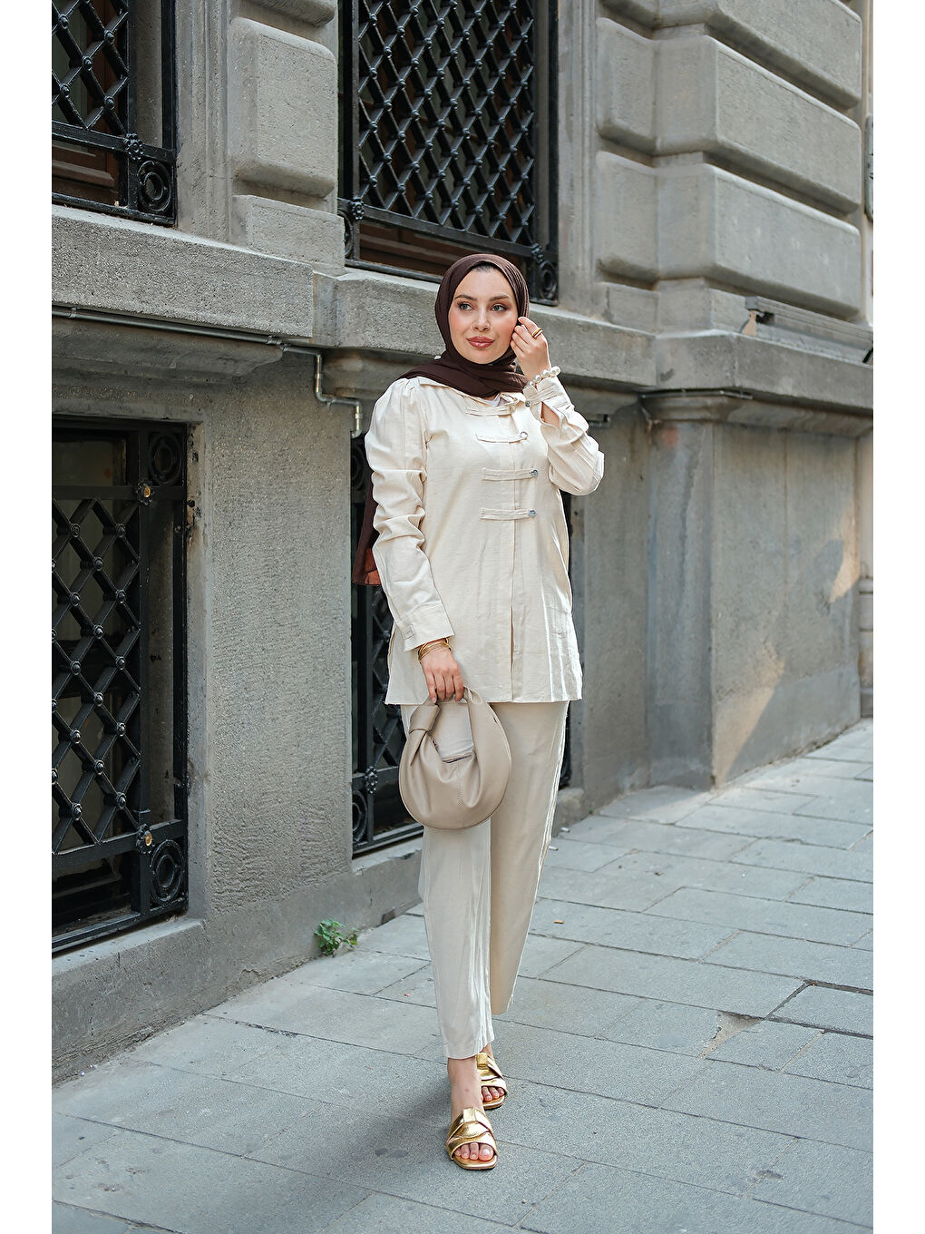 Bej Kadın Düğme Detay Takım Taş-2