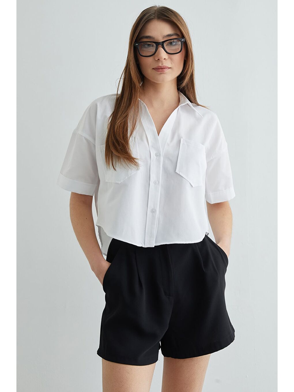 Beyaz Çift Cepli Oversize Crop Gömlek-2