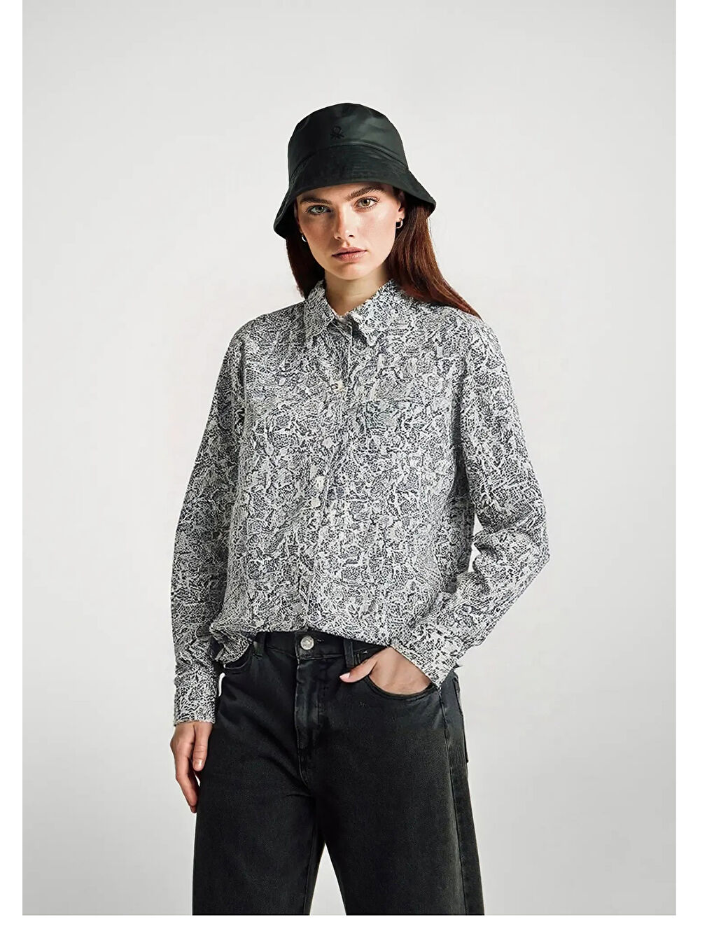 Kadın Gri Desenli %100 Pamuk Desenli Regular Fit Gömlek-4