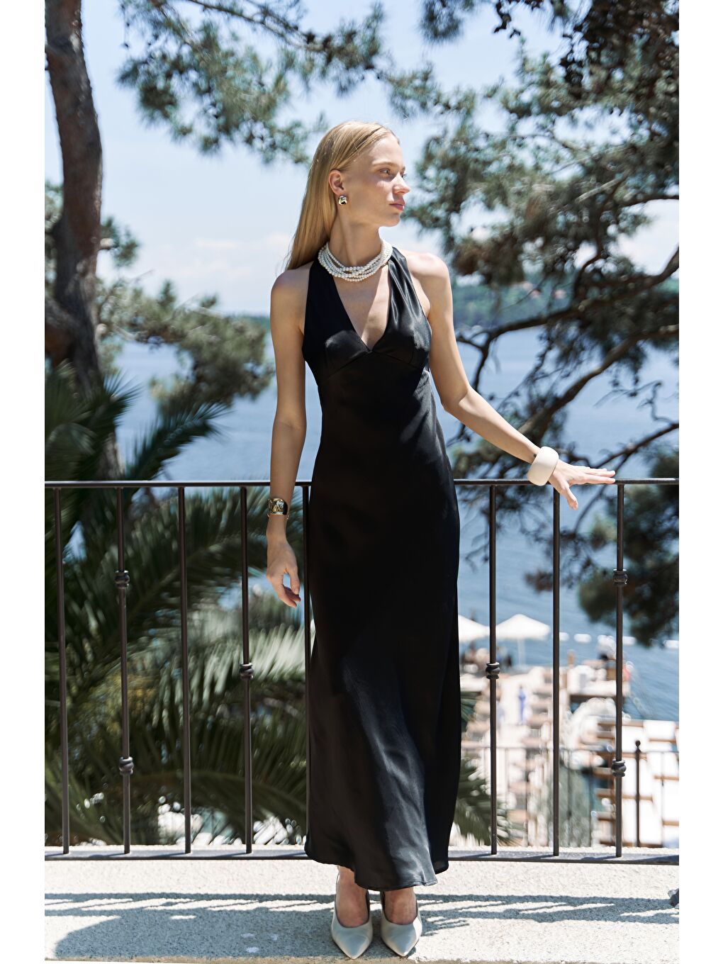 Guilia Dekolteli Uzun Siyah Saten Elbise-1