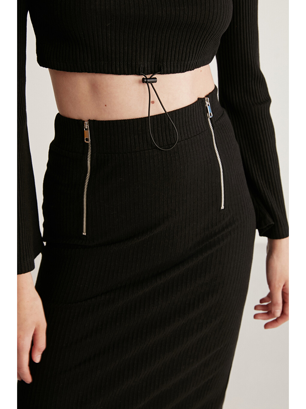 Lauren Kadın Slim Fit Fermuar Detaylı Midi Siyah Etek-1