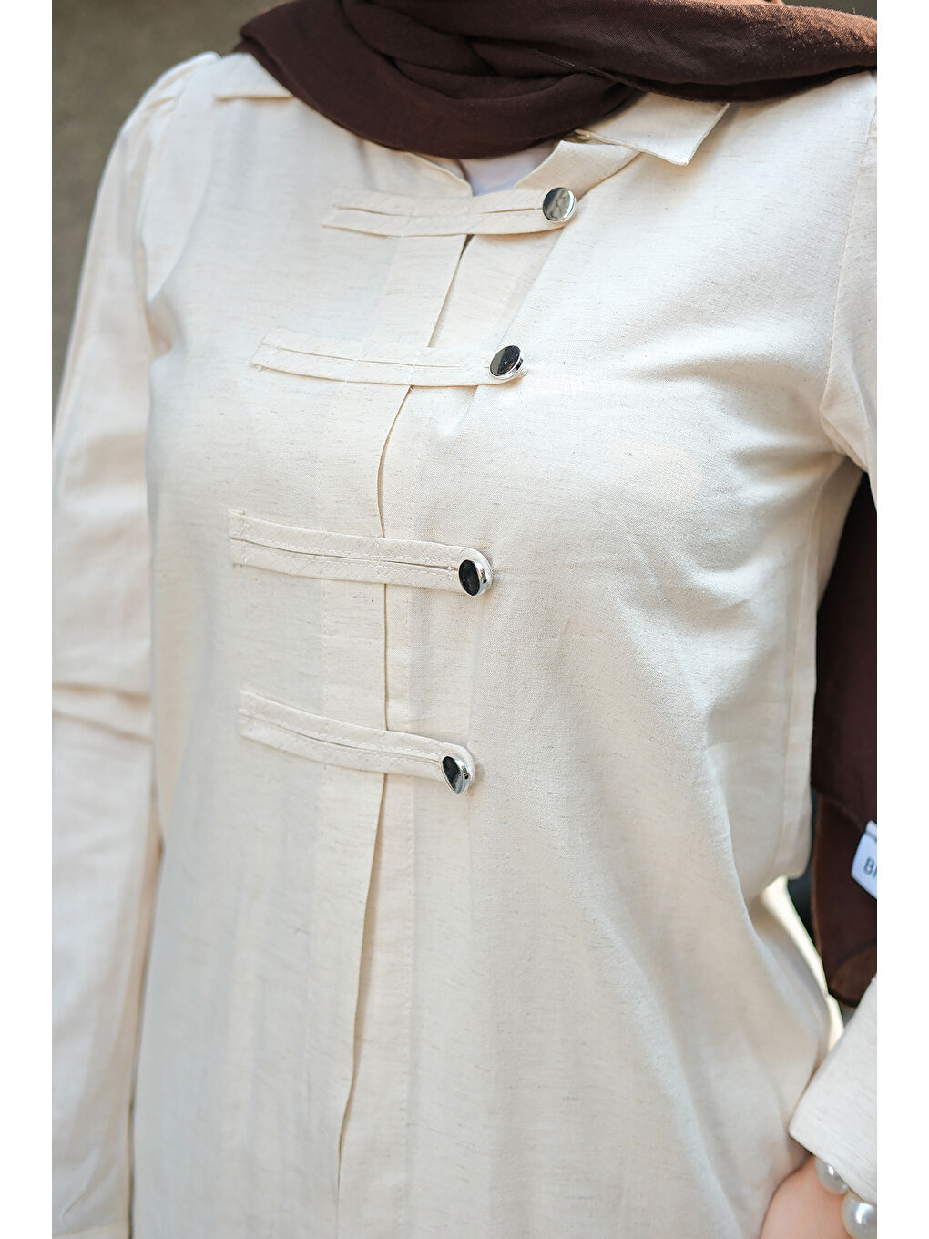 Bej Kadın Düğme Detay Takım Taş-3