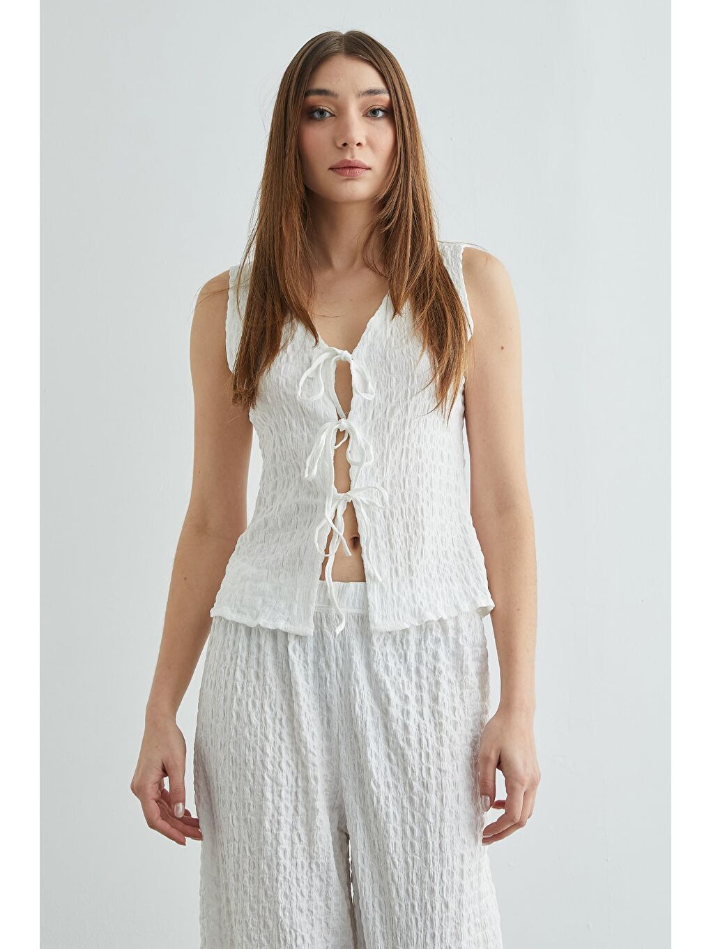 Beyaz Önden Bağlamalı Dokulu Yelekli 2 Li Takım-3