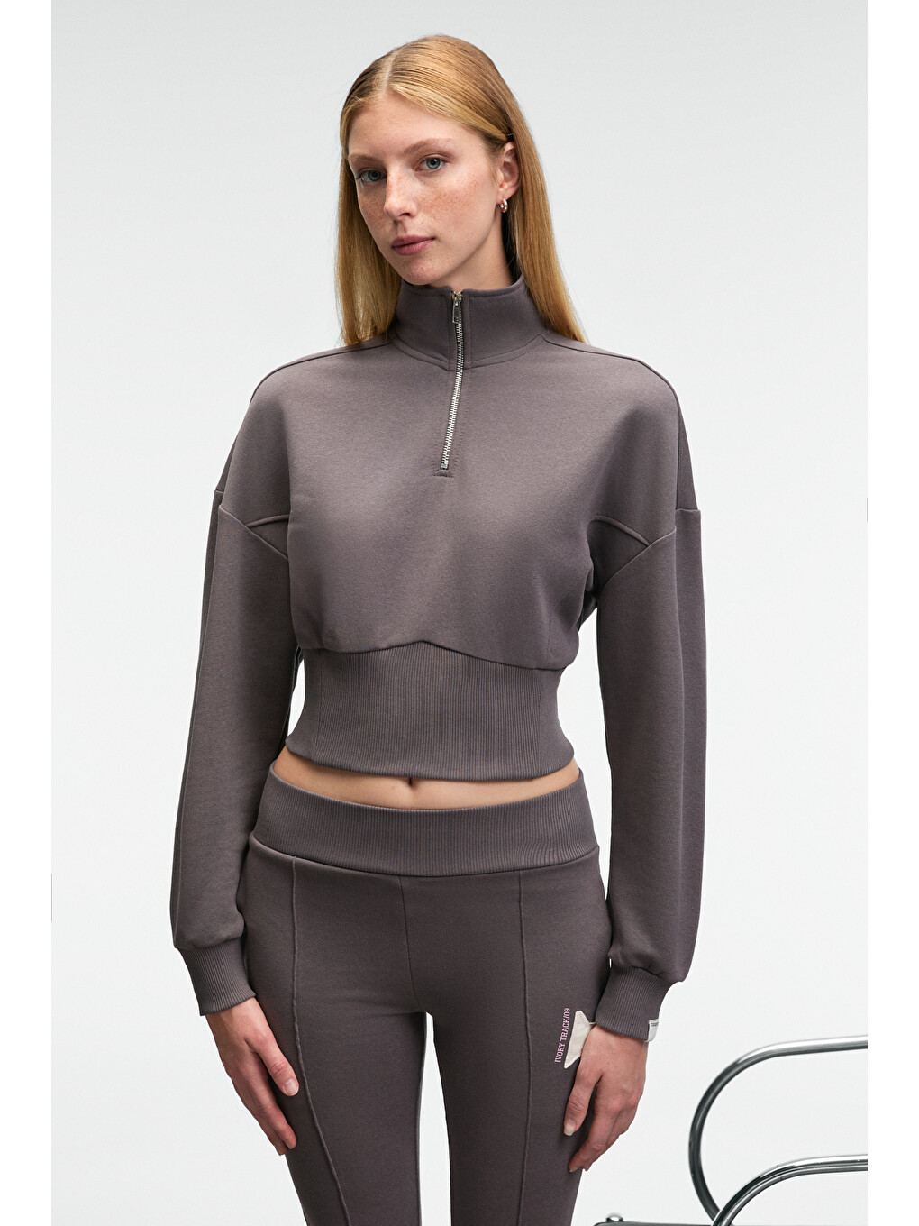 Thalıa Kadın Arka Baskılı Ve Patch Detaylı Fermuarlı Dik Yakalı Antrasit Sweatshirt