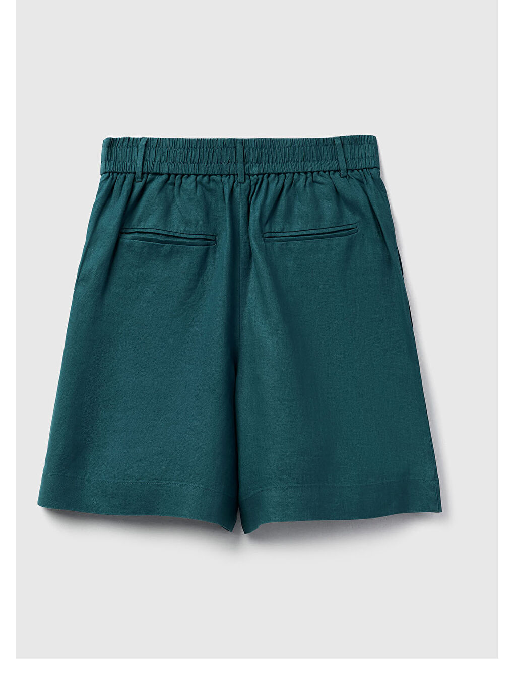 Kadın Koyu Yeşil %100 Keten Arka Beli Lastikli Pileli Relax Fit Bermuda Şort-1