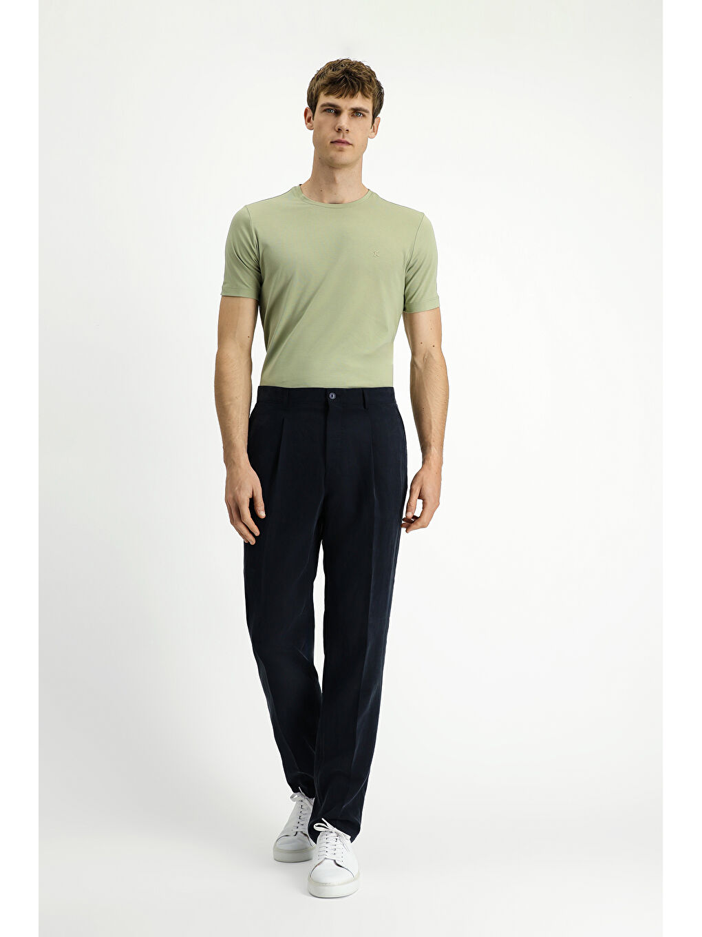 Siyah Relax Fit Rahat Kesim Pamuklu Pileli Pantolon-1