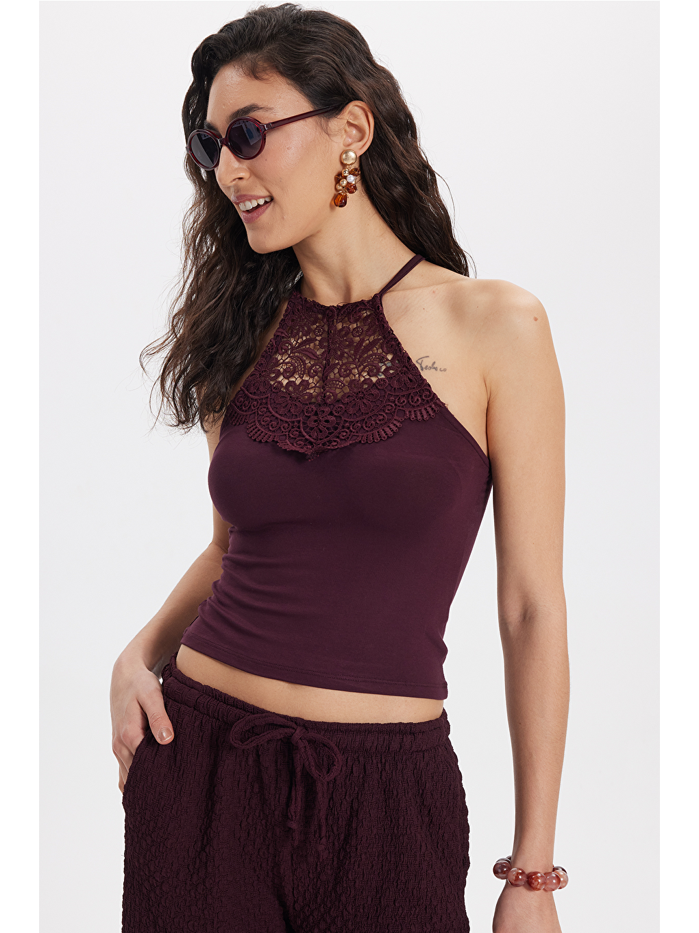 Kadın Slim Fit Dar Kesim Kolsuz Bİsiklet Yaka Dantelli Sırt Detaylı Mürdüm Bluz-6