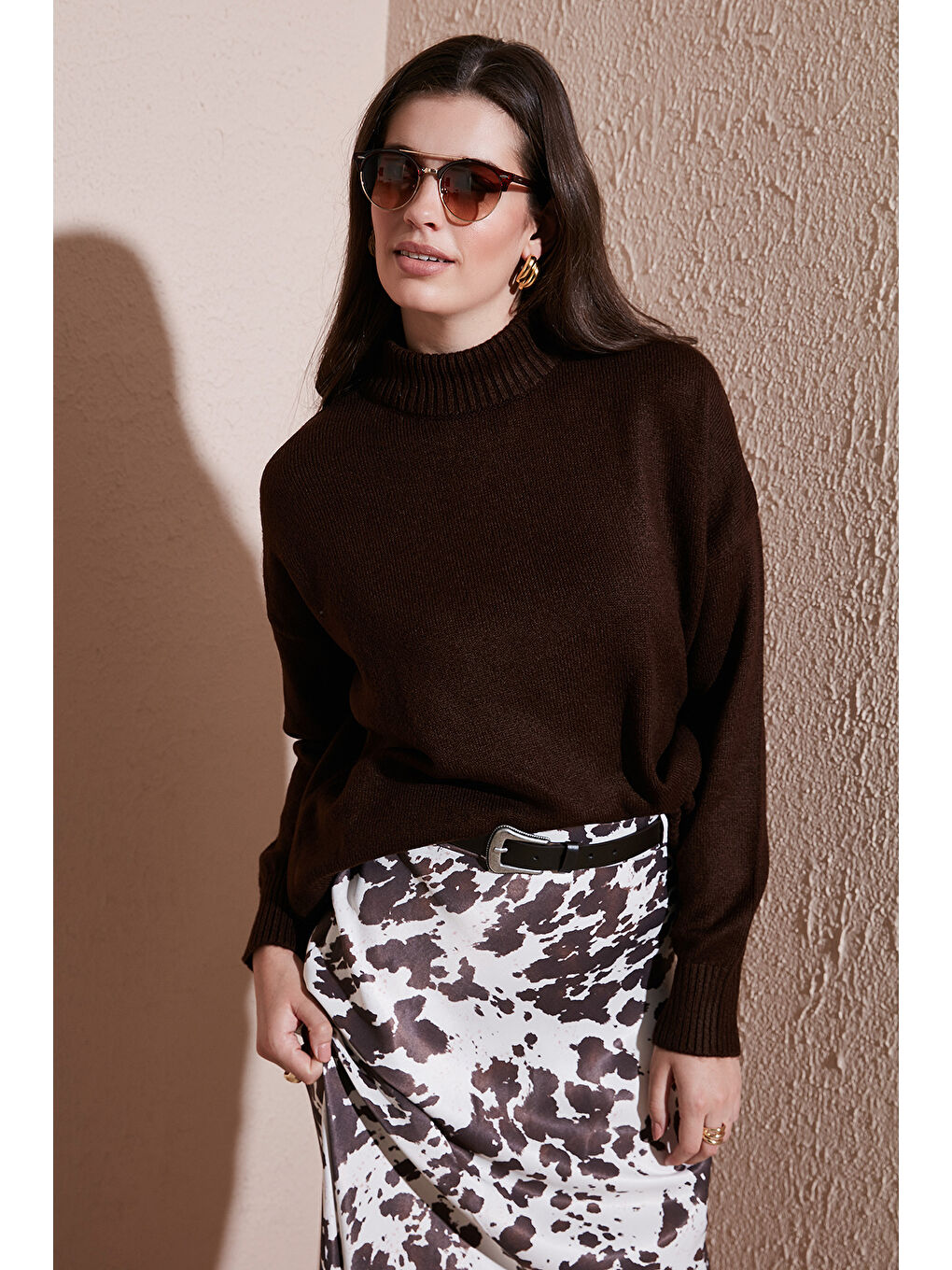 Kahverengi Premium Oversize Fit Balıkçı Yaka Yumuşak Dokulu Triko Kazak 680KZ00469