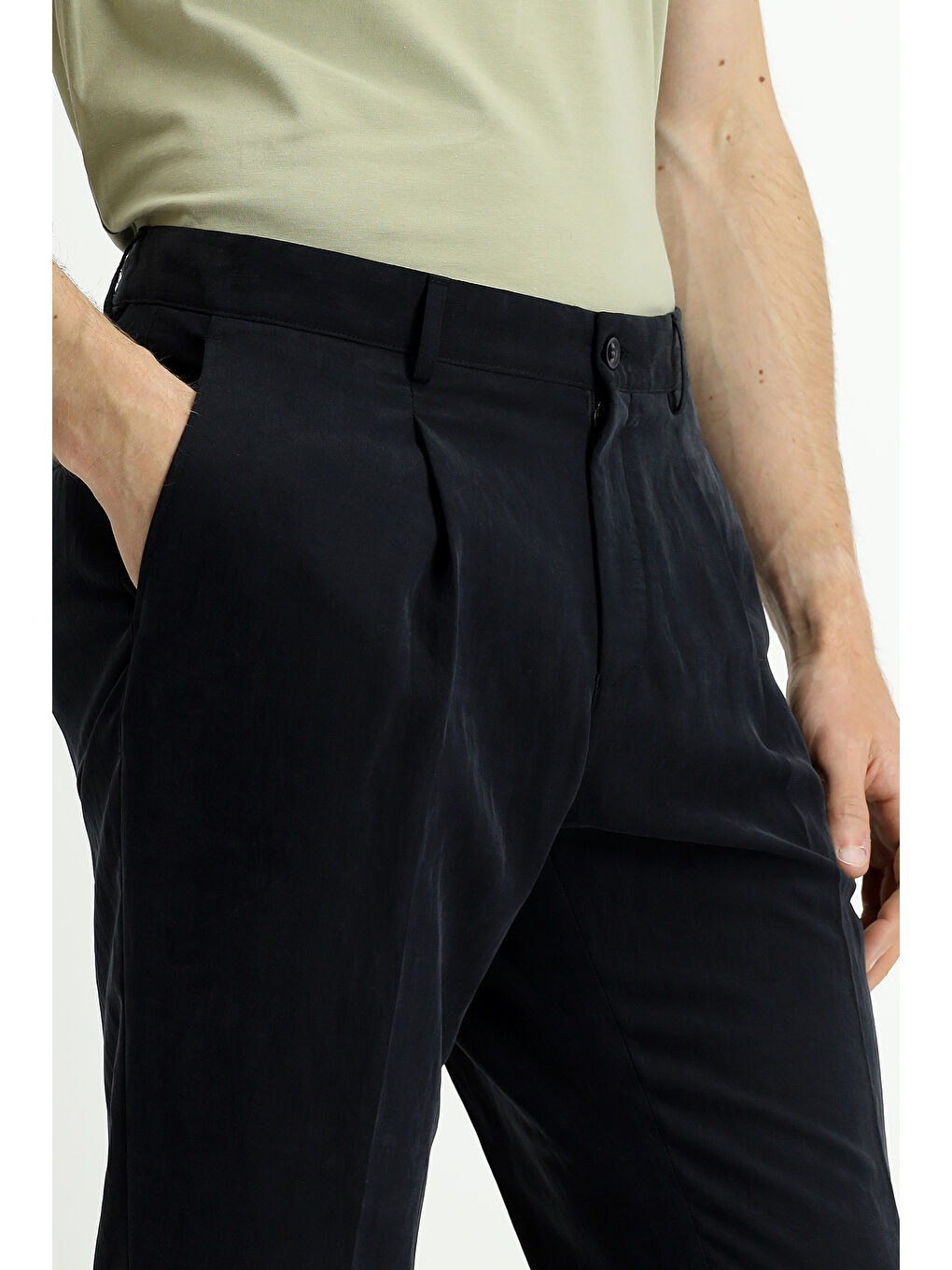 Siyah Relax Fit Rahat Kesim Pamuklu Pileli Pantolon-5