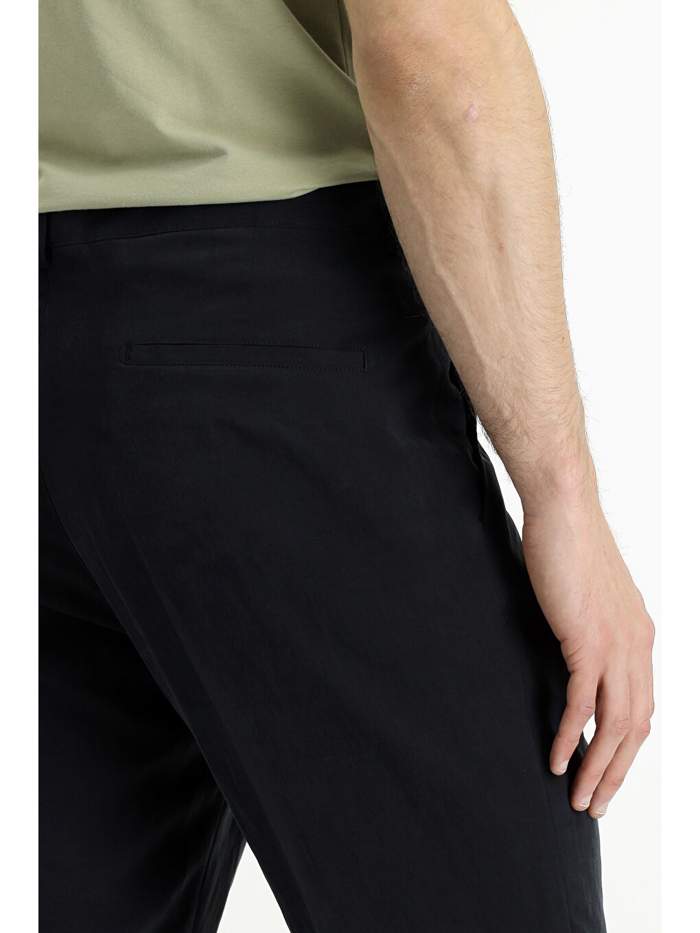 Siyah Relax Fit Rahat Kesim Pamuklu Pileli Pantolon-6