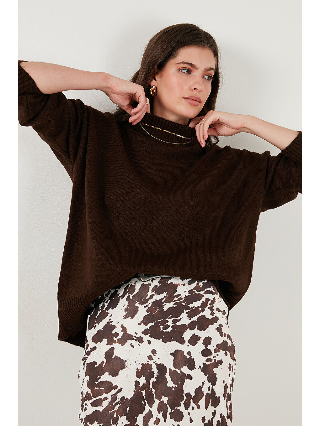 Kahverengi Premium Oversize Fit Balıkçı Yaka Yumuşak Dokulu Triko Kazak 680KZ00469-1