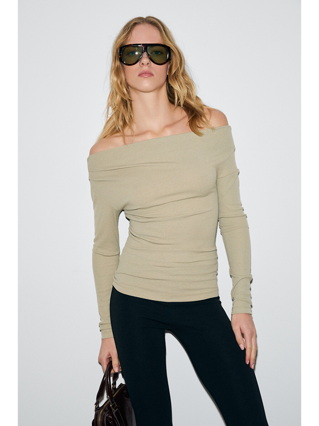 Bej Olıvıenn Kadın Omuzu Açık Asimetrik Yakalı Uzun Kollu Slim Fit Vizon Bluz-1