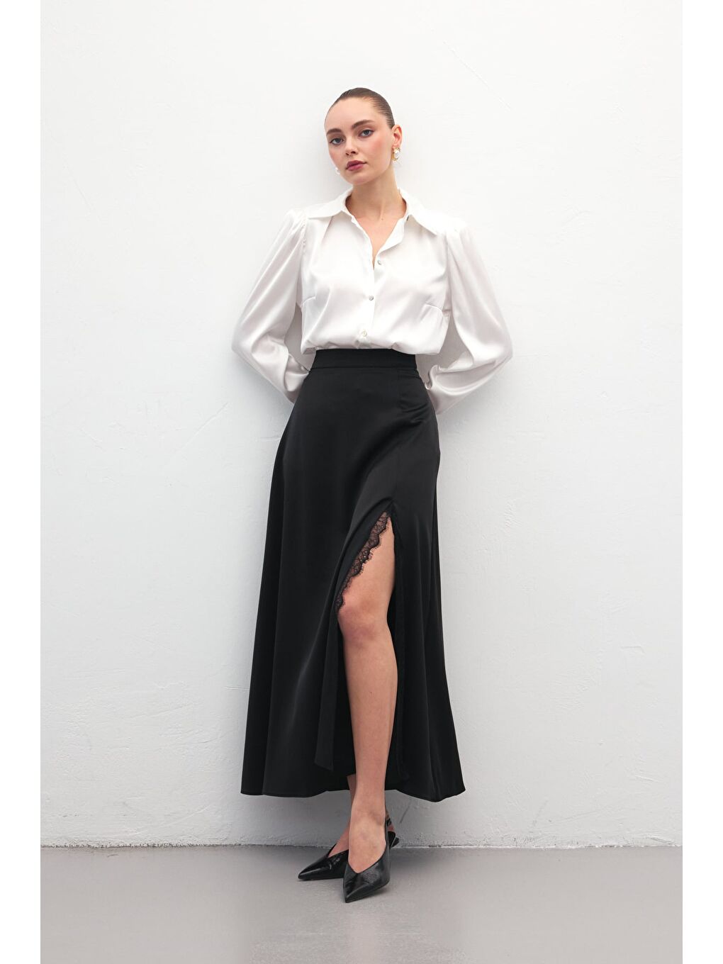 Dantel Detaylı Saten Etek - Siyah