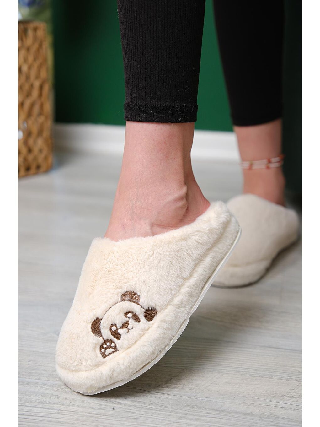 Ekru Panda Nakışlı Kadın Ev Terliği Pelüş Terlik Çeyiz ve Bohça Terliği Ses Yapmaz Kalın Taban-1