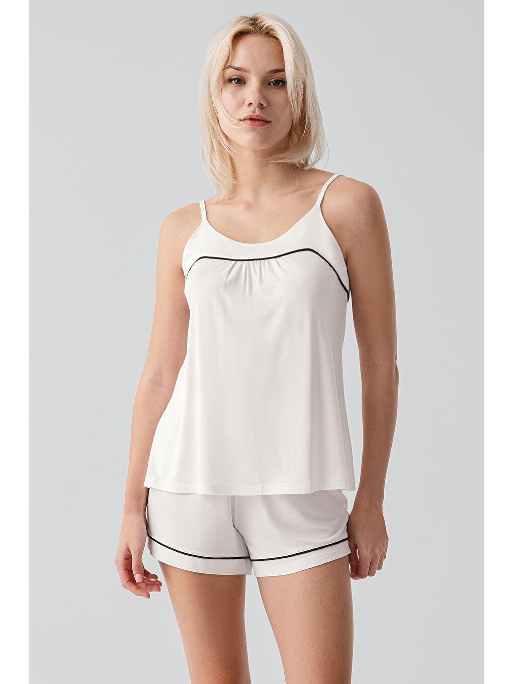 Ekru Askılı Biyeli Elastanlı Esnek Viskoz Soft Şortlu Pijama Takım 19216-2
