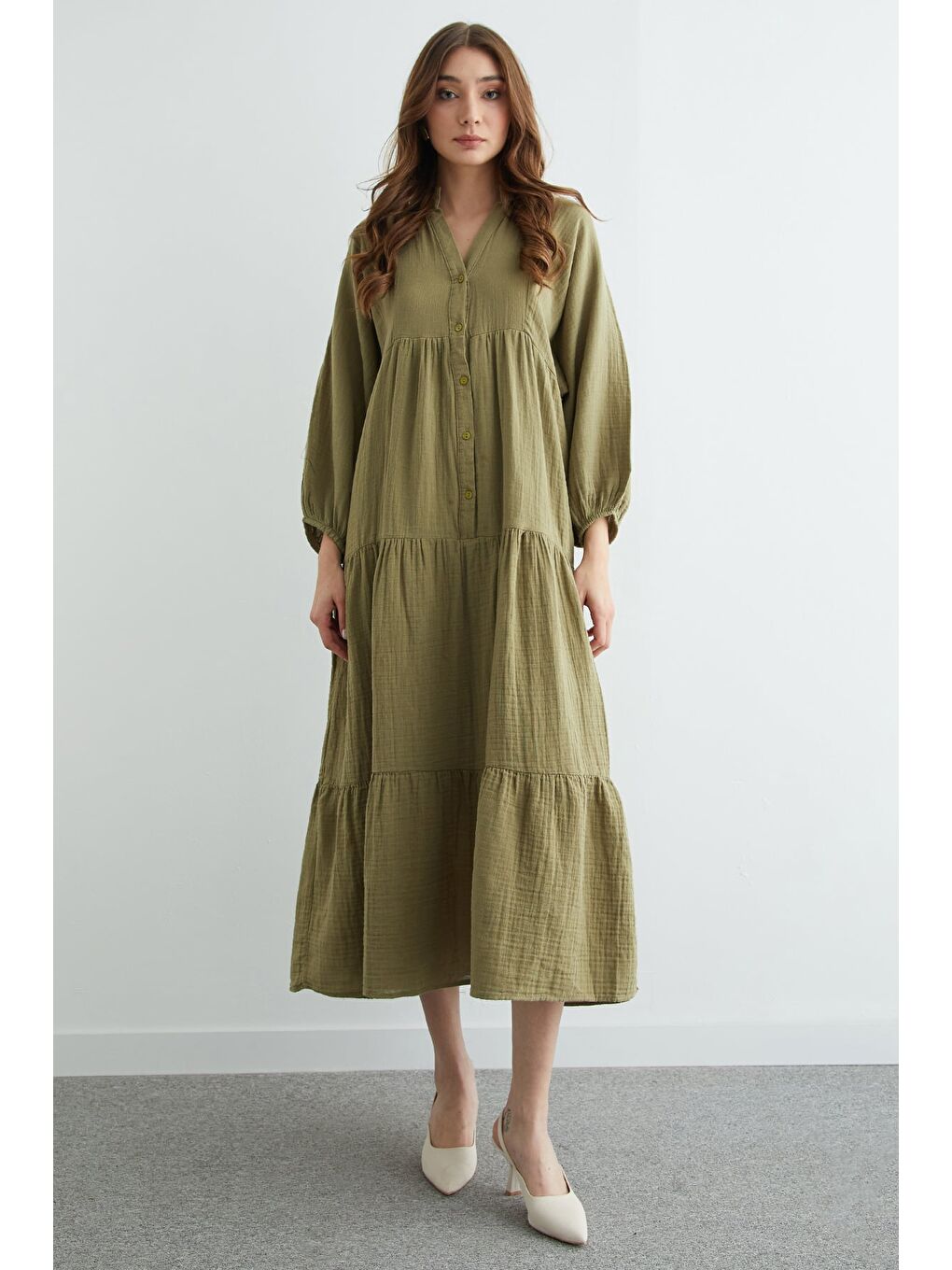 Fullamodest Yarım Düğmeli Hakim Yaka Müslin Elbise