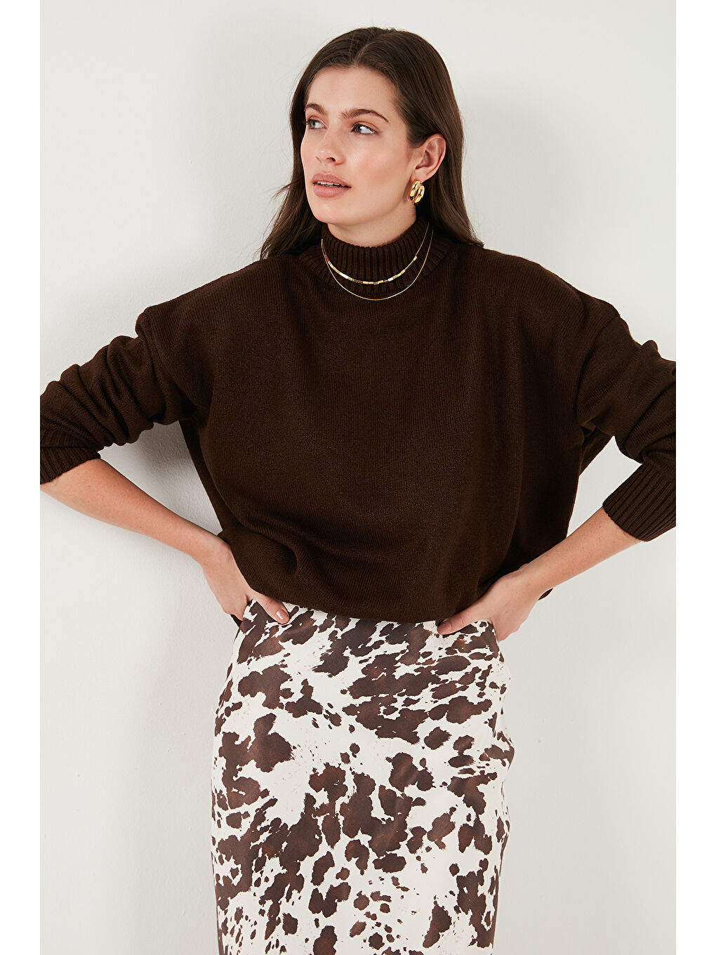 Kahverengi Premium Oversize Fit Balıkçı Yaka Yumuşak Dokulu Triko Kazak 680KZ00469-3