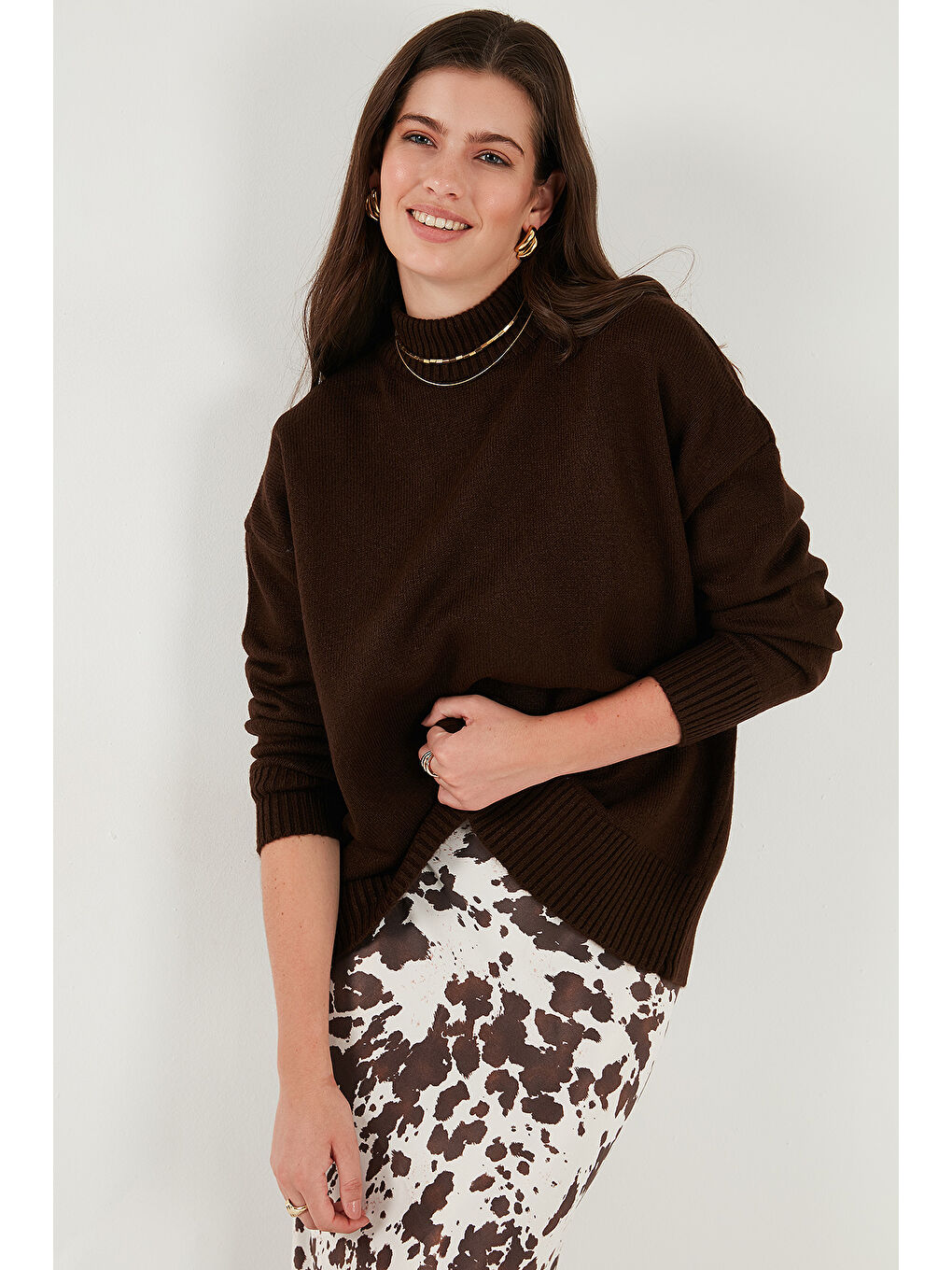 Kahverengi Premium Oversize Fit Balıkçı Yaka Yumuşak Dokulu Triko Kazak 680KZ00469-4