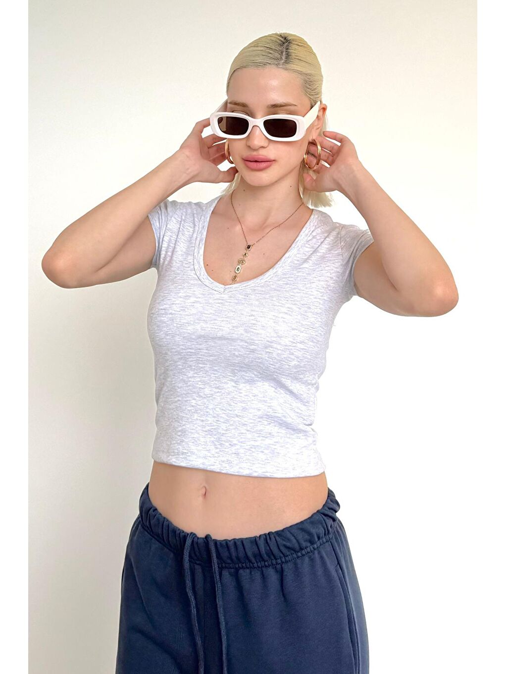 Beyaz Karmelanj V Yaka Basic Kadın Tişört Mg2450-7