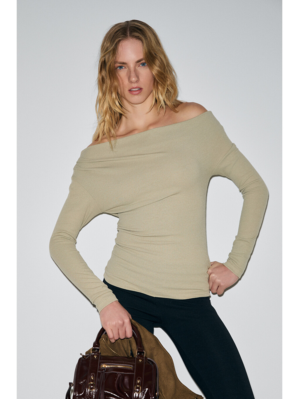 Bej Olıvıenn Kadın Omuzu Açık Asimetrik Yakalı Uzun Kollu Slim Fit Vizon Bluz-4