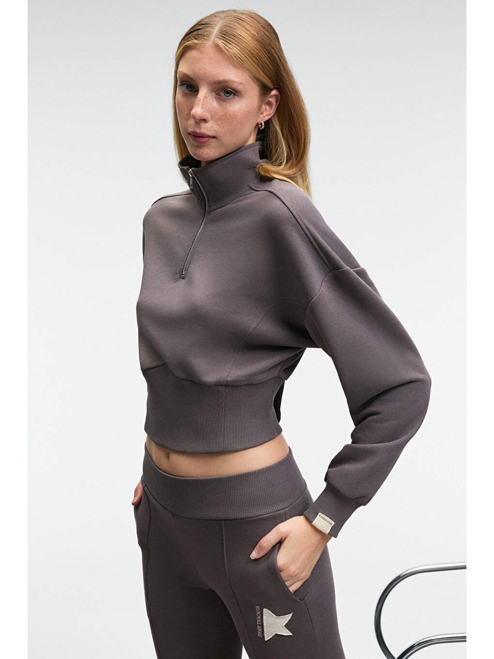 Thalıa Kadın Arka Baskılı Ve Patch Detaylı Fermuarlı Dik Yakalı Antrasit Sweatshirt-6