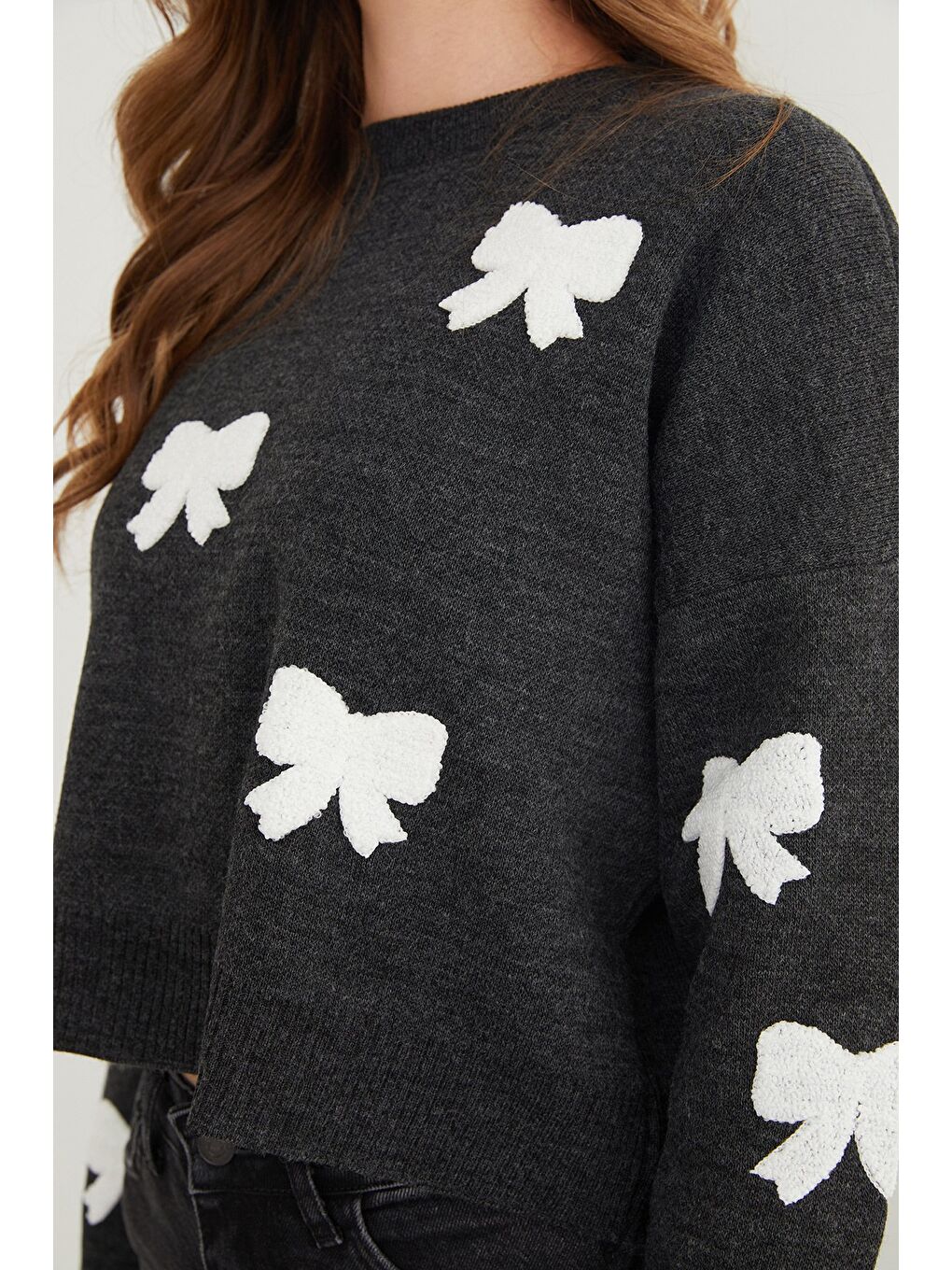 Antrasit Kurdele Nakışlı Bisiklet Yaka Oversize Triko Kazak-3