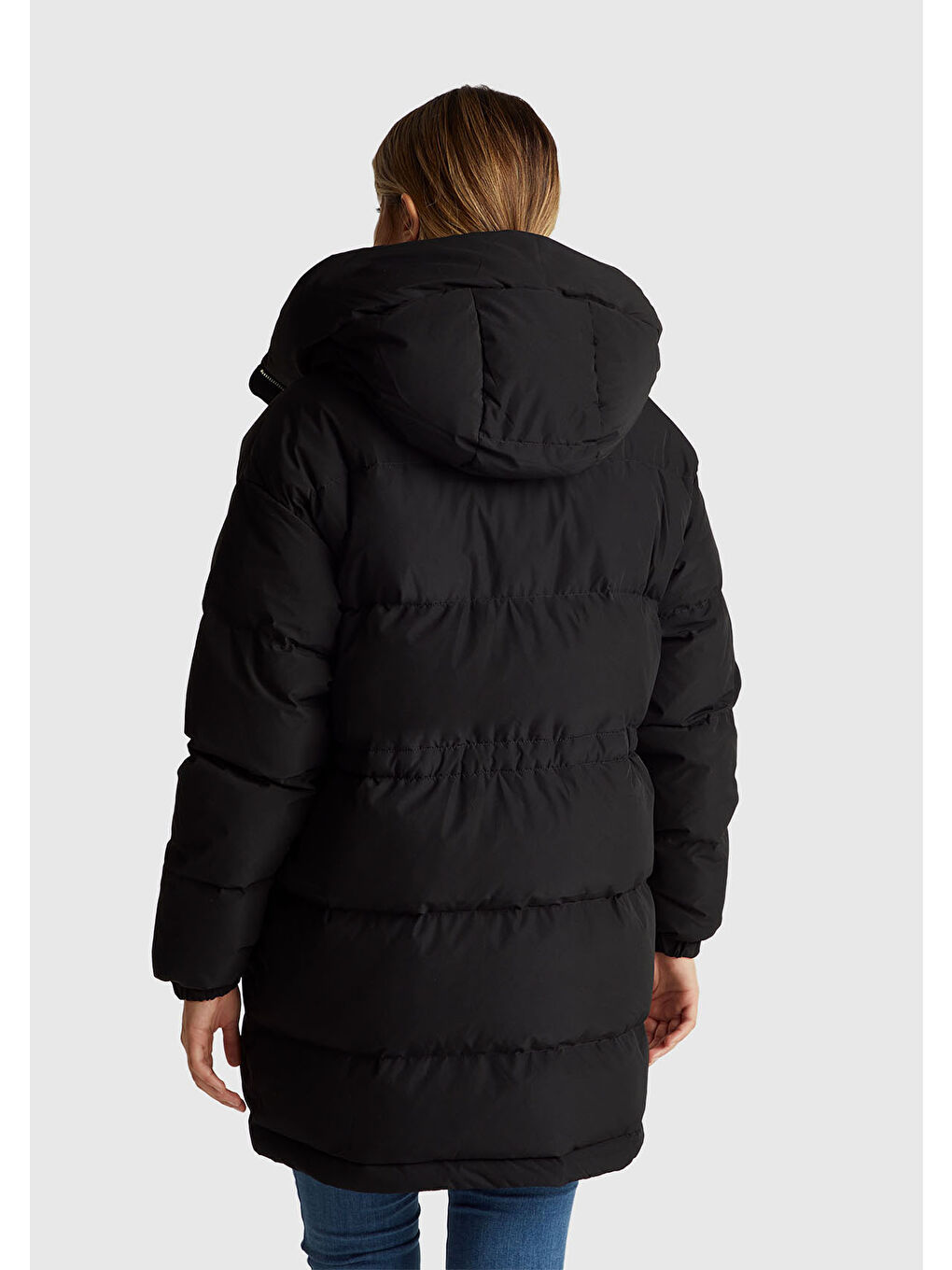 Kadın Siyah Kuş Tüyü Beli Bağcıklı Kapüşonlu Uzun Şişme Mont-2