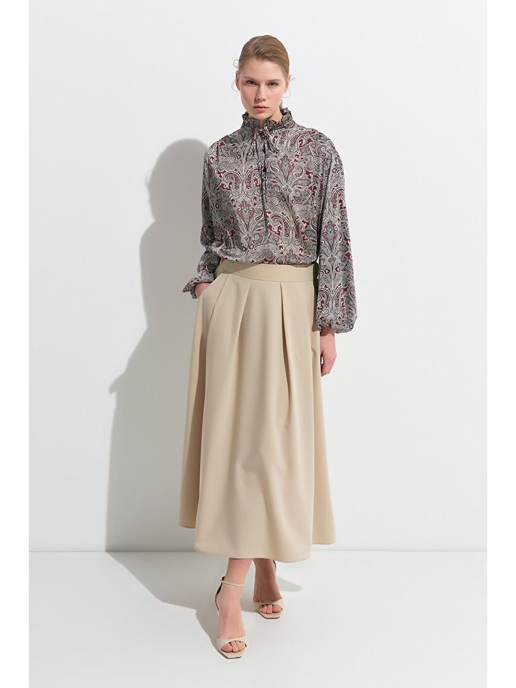 Bej Poli Pilikaşe Etek Taş