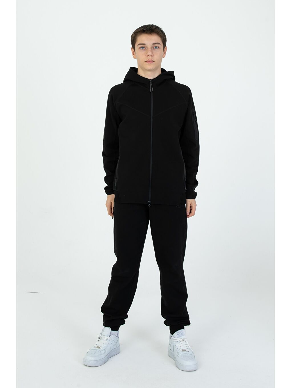 Siyah Kapüşonlu Elastanlı Eşofman Takımı