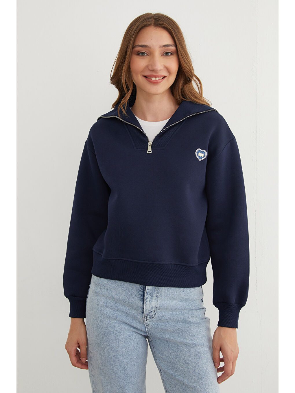 Lacivert 3 İplik Kalp Nakışlı Yarım Fermuarlı Sweatshirt