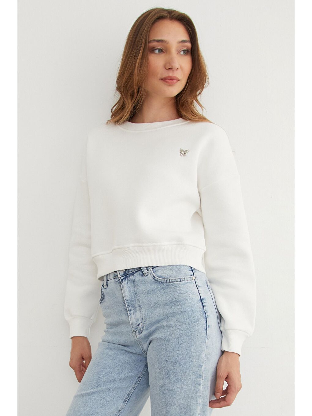 Ekru 3 İplik Metal Kelebek Aksesuarlı Sweatshirt