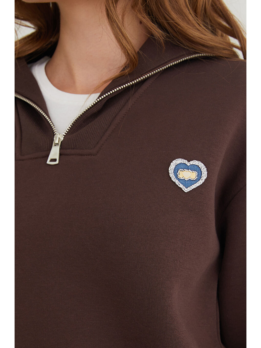 Kahverengi 3 İplik Kalp Nakışlı Yarım Fermuarlı Sweatshirt-3