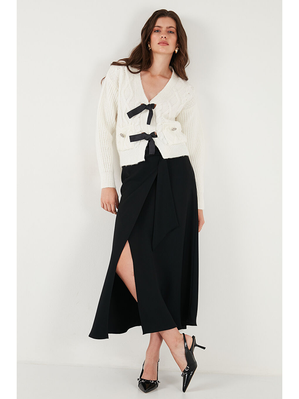 Ekru Premium Regular Fit V Yaka Fiyonk Bağlama Detaylı Örgü Desenli Triko Hırka 680KZ1947-2