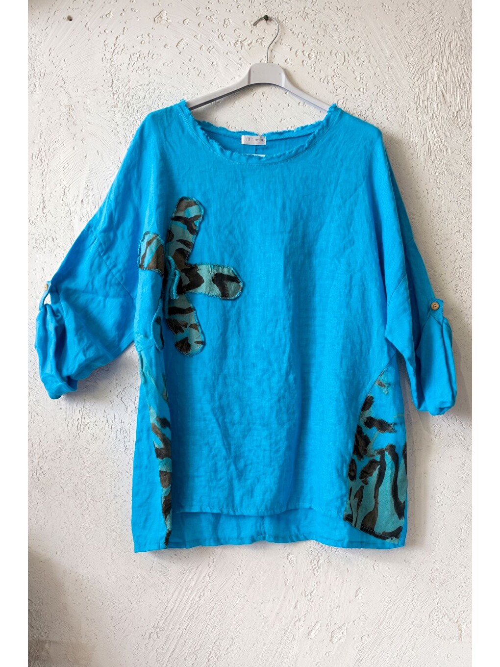 İtalyan Mavi Havuz Yaka 3/4 Kol Yıkamalı Aplikeli Casual 100% Keten Oversize Dokuma Bluz 80 74-6