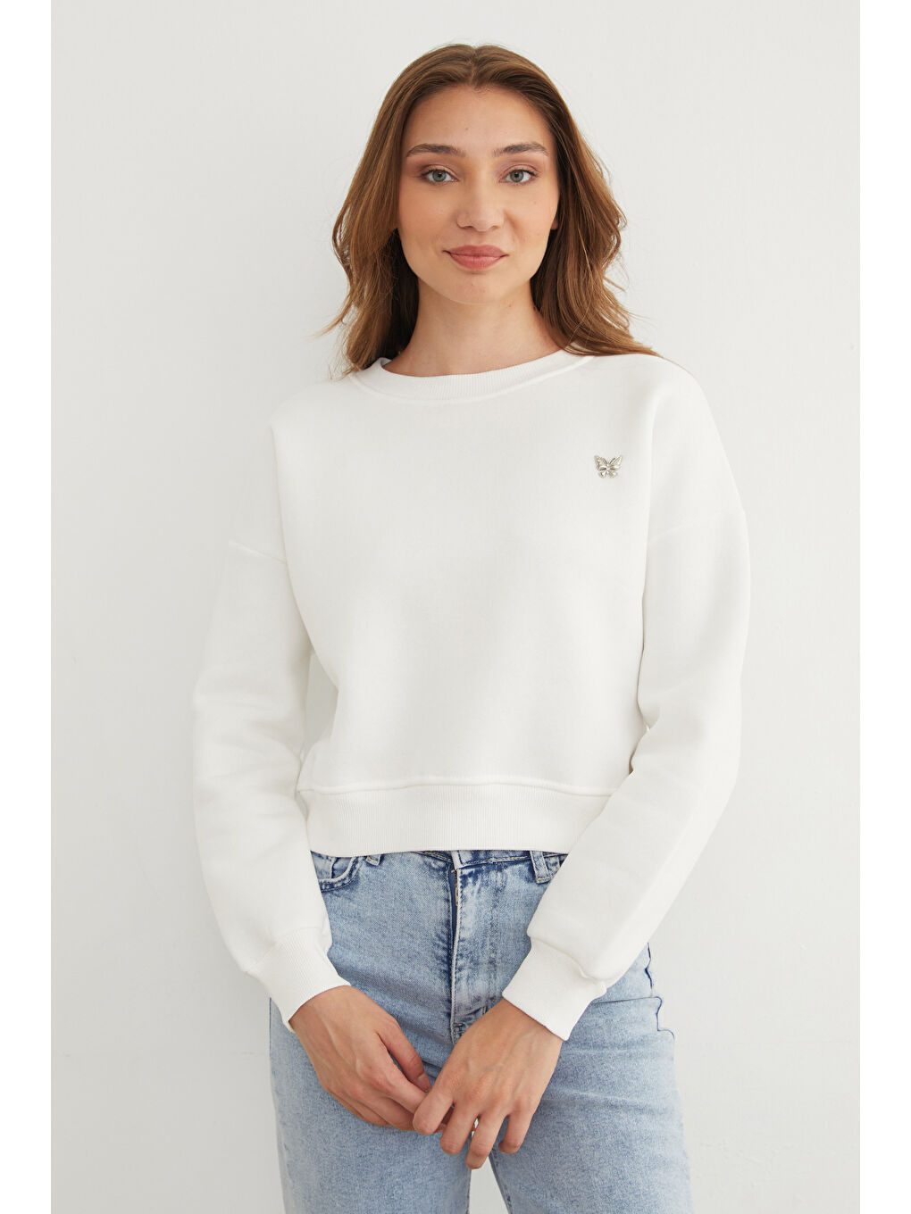 Ekru 3 İplik Metal Kelebek Aksesuarlı Sweatshirt-1
