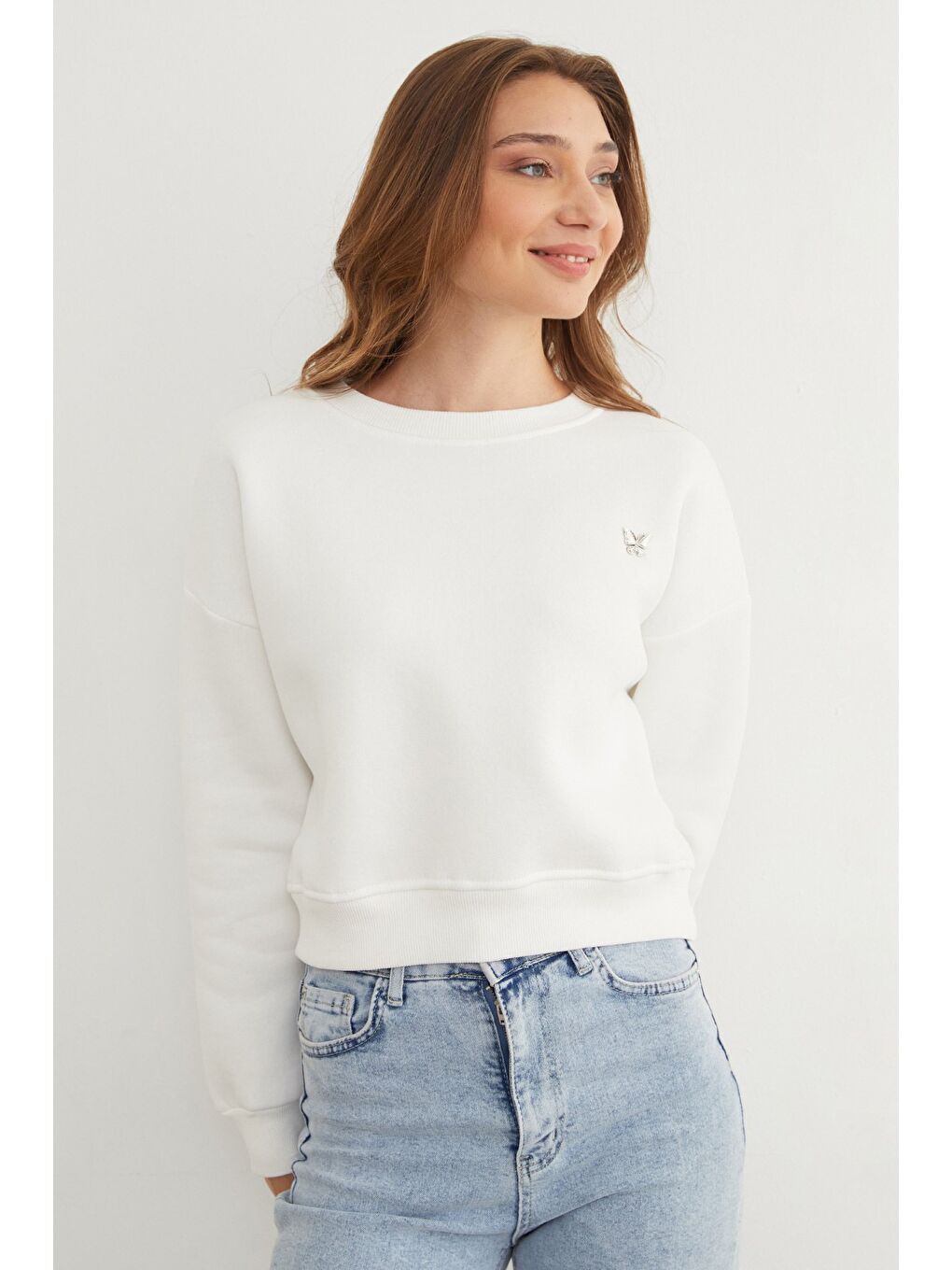 Ekru 3 İplik Metal Kelebek Aksesuarlı Sweatshirt-2