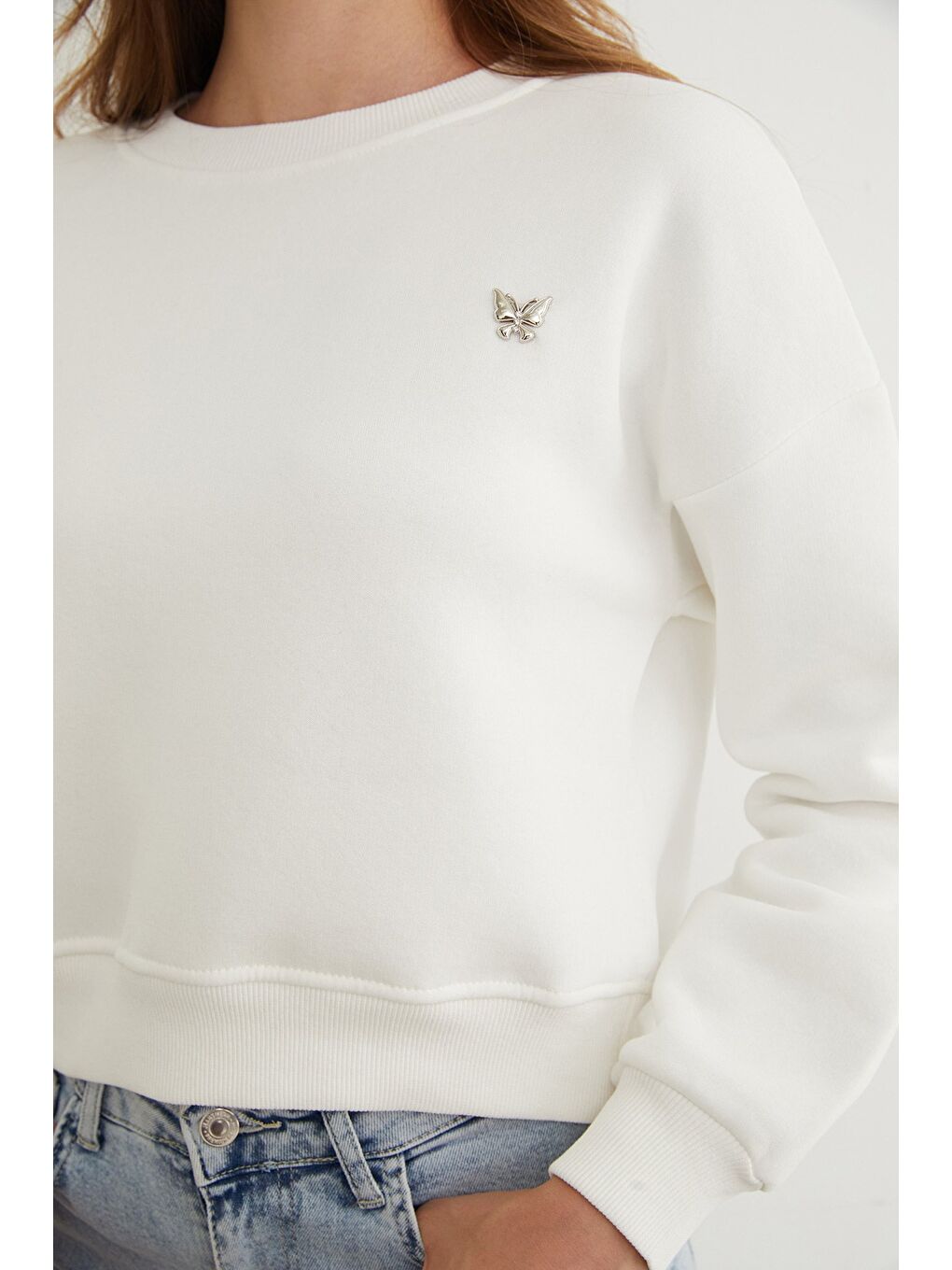 Ekru 3 İplik Metal Kelebek Aksesuarlı Sweatshirt-4